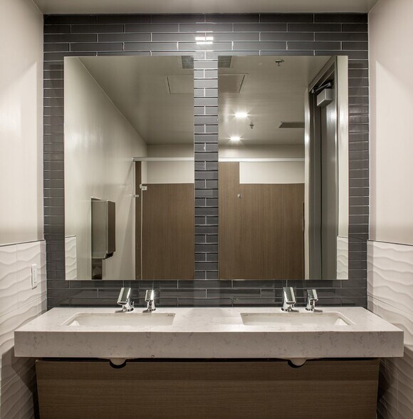 More Photos Of 410 S Melrose Dr, Vista Office For Lease