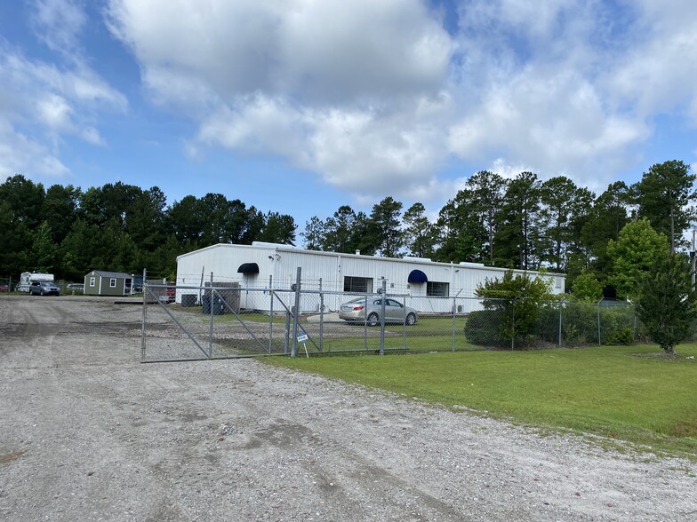 More Photos Of 9049 Industrial Blvd NE, Leland Service For Lease