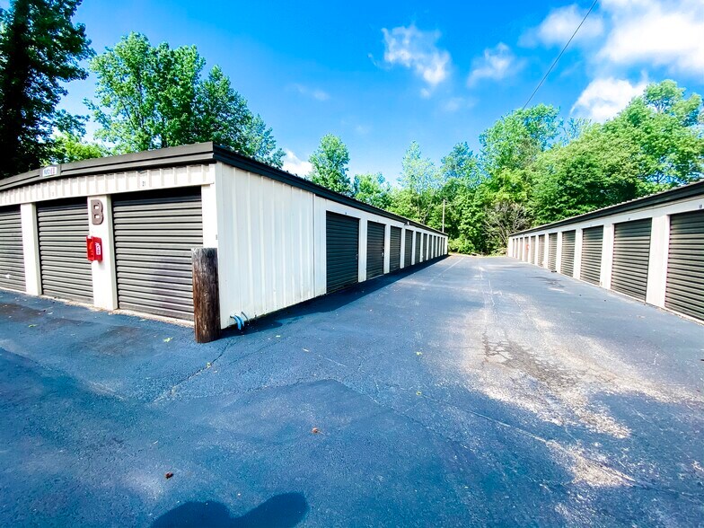 More Photos Of 6869 S Sweetwater Rd, Lithia Springs Self Storage For Sale