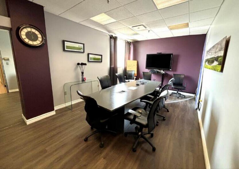 More Photos Of 3330 Rue King O, Sherbrooke Office For Sale