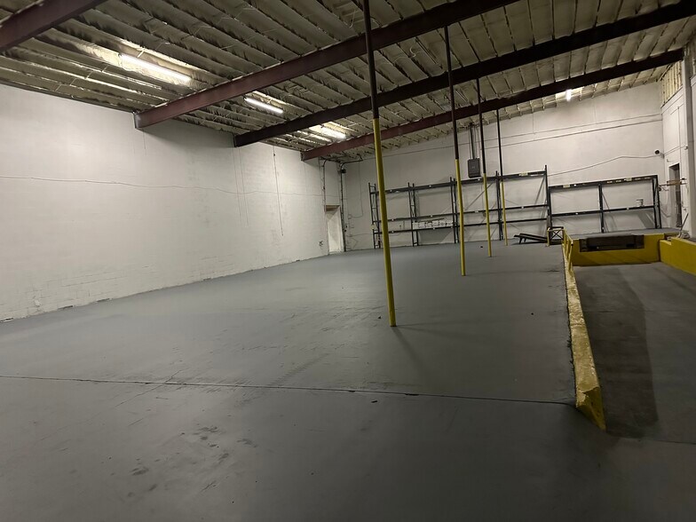 More Photos Of 1201 E 18th St, Owensboro Service For Lease