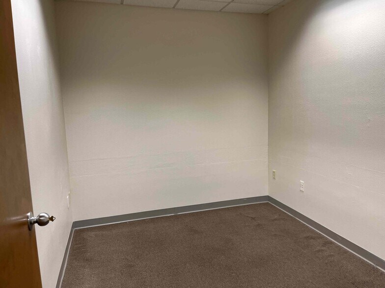 More Photos Of 4502 35th St, Orlando Office Residential For Lease