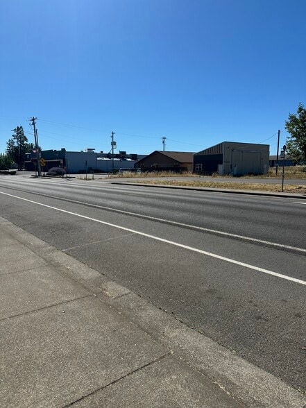 More Photos Of 410 Main St, Aumsville Land For Sale