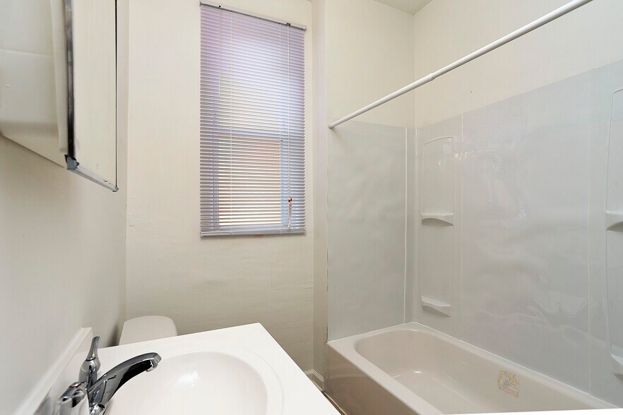 More Photos Of 2826 Windsor Ave, Baltimore Apartments For Sale