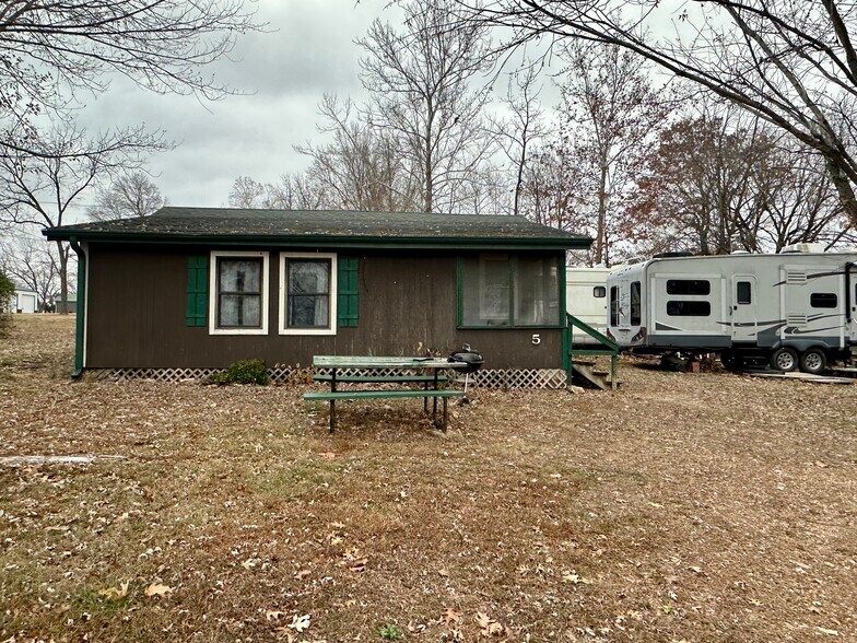 More Photos Of 10 Lease Ln, Theodosia Hotel For Sale