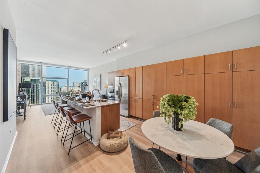 More Photos Of 200 E Illinois St, Chicago Apartments For Sale