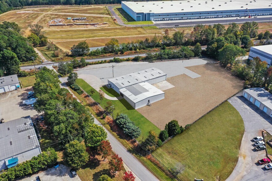 More Photos Of 130 Pine Grove Rd, Locust Grove Warehouse For Lease
