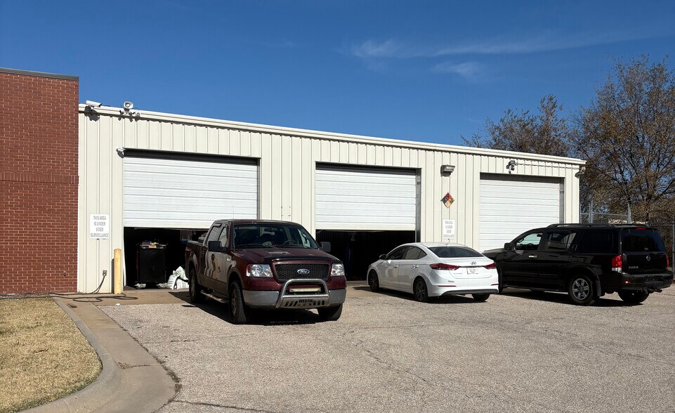 More Photos Of 3110 S Broadway St, Wichita Auto Dealership For Sale