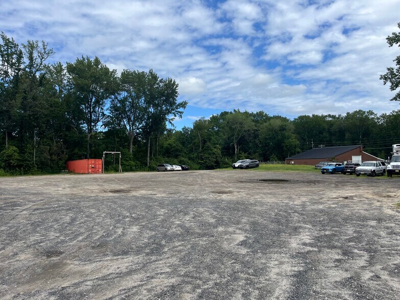 More Photos Of 168 Red Lion Rd, Southampton Light Manufacturing For Lease