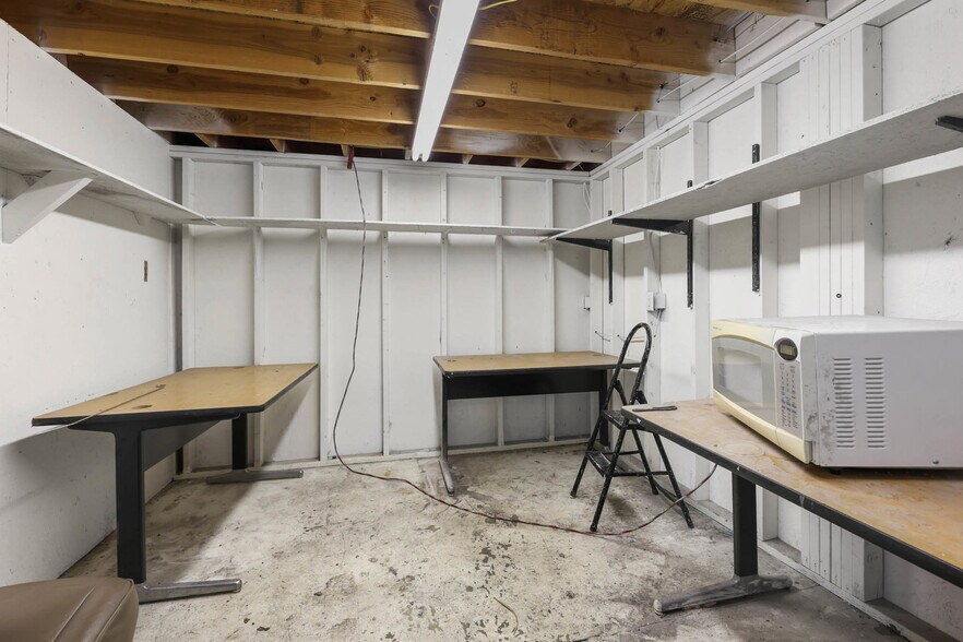 More Photos Of 7706 S Locust St, Midvale Office For Sale