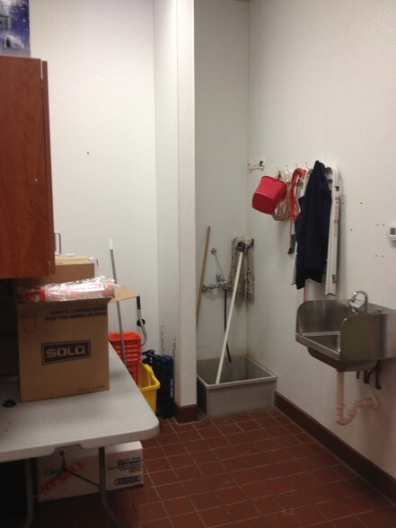 More Photos Of 15 1st St SE, Rochester Hotel For Lease