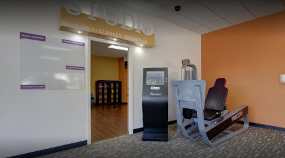 More Photos Of 203 E Military Rd, Marion Storefront Retail Office For Sale