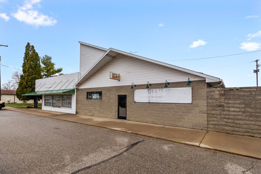 More Photos Of 219 E Main St, Bannister General Retail For Sale