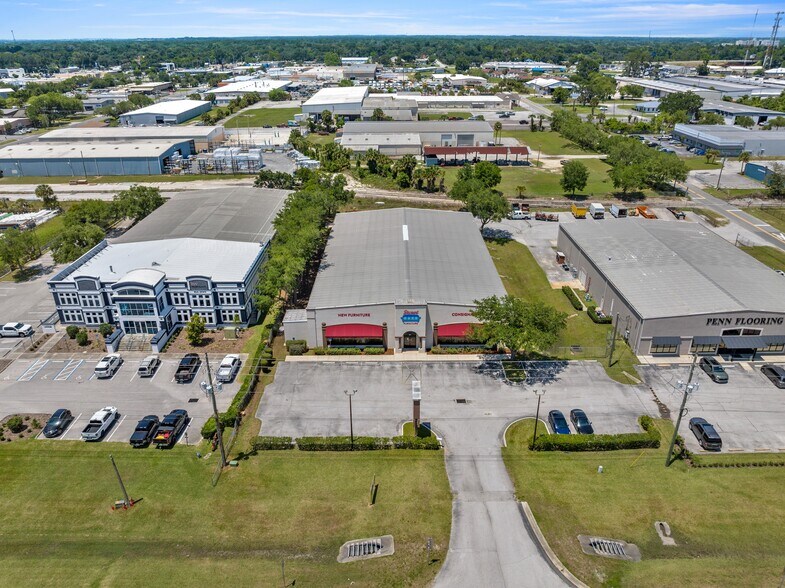 More Photos Of 1211 SW 17th St, Ocala Freestanding For Lease
