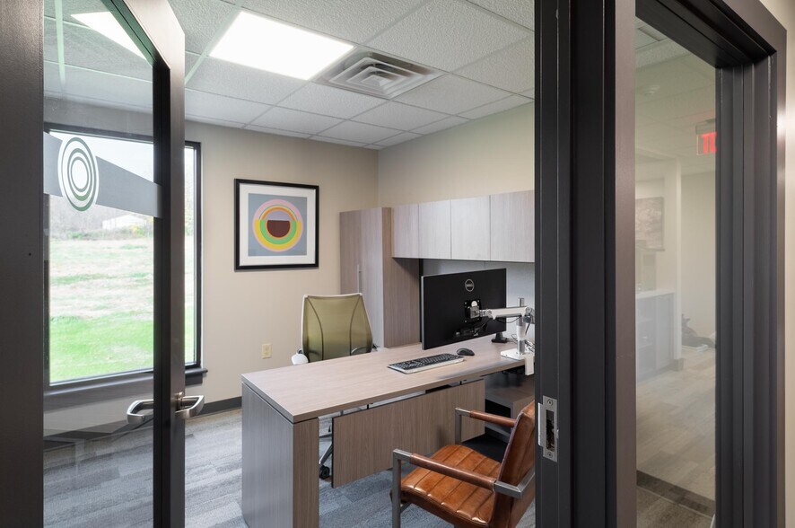 More Photos Of 475 N Weaber St, Annville Office For Sale