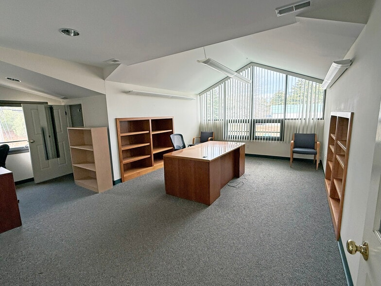 More Photos Of 149 Sheep Davis Rd, Pembroke Storefront For Sale