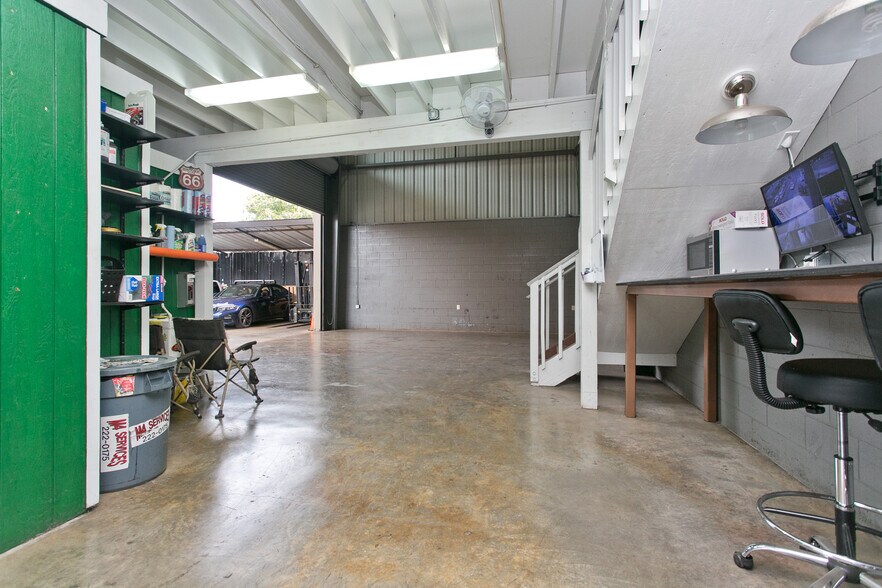 More Photos Of 1325 Middle St, Honolulu Warehouse For Lease
