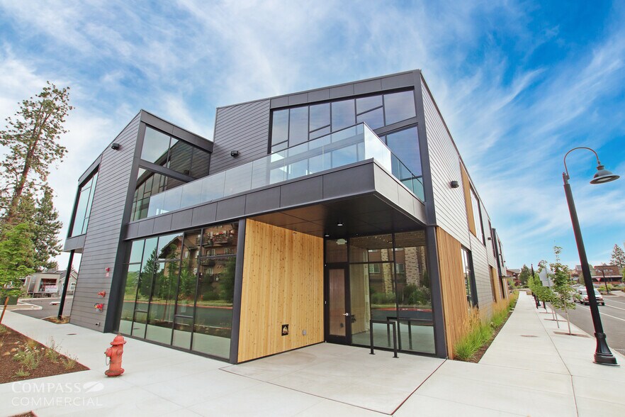 More Photos Of 2838 NW Crossing Dr, Bend Office For Lease