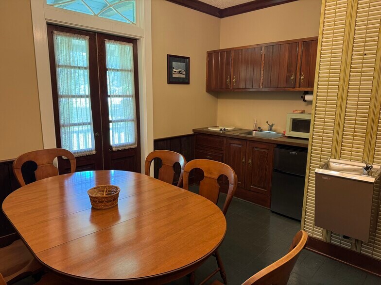 More Photos Of 5047 Highway 1, Napoleonville Office For Sale