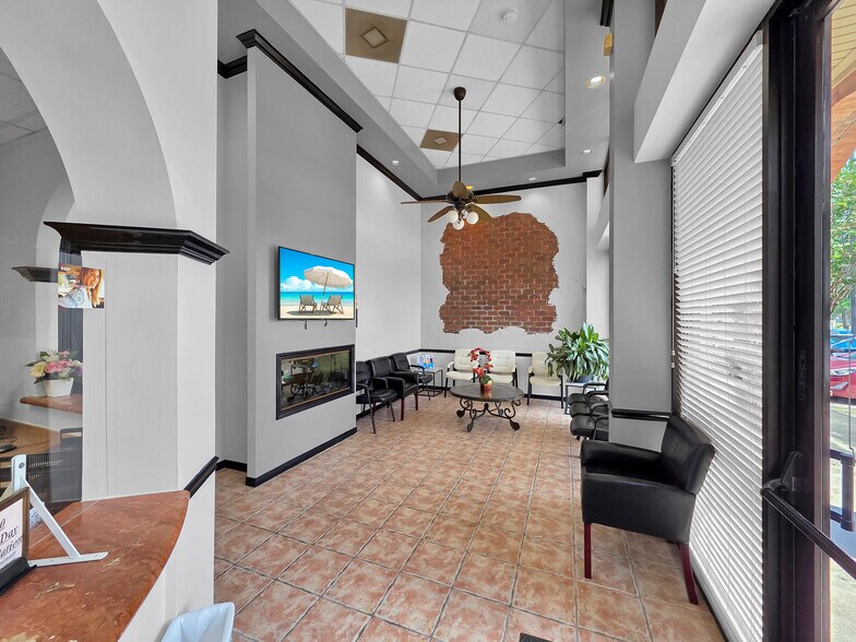 More Photos Of 6429 Fairmont Pky, Pasadena Office For Sale