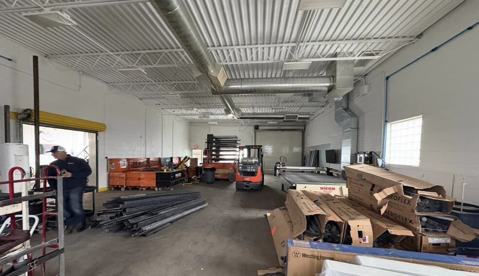 More Photos Of 106-108 Florida St, Farmingdale Warehouse For Sale