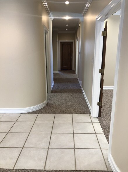 More Photos Of 1528 E Greyhound Pass, Carmel Office For Lease