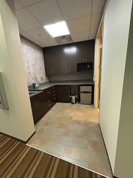 More Photos Of 4705 S Apopka Vineland Rd, Orlando Office For Lease