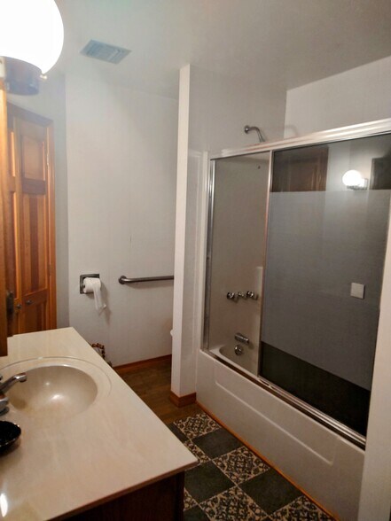 More Photos Of 73312 Highway 1077, Covington Warehouse For Sale