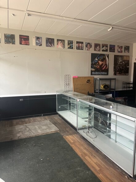 More Photos Of 20477 Van Dyke St, Detroit Storefront For Sale