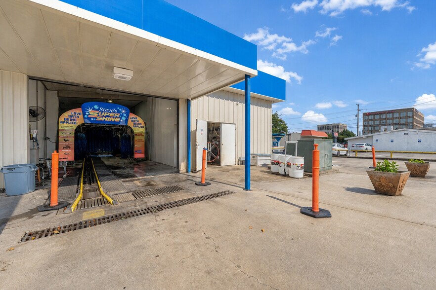 More Photos Of 1308 Windsor Pl, Alexandria Carwash For Sale