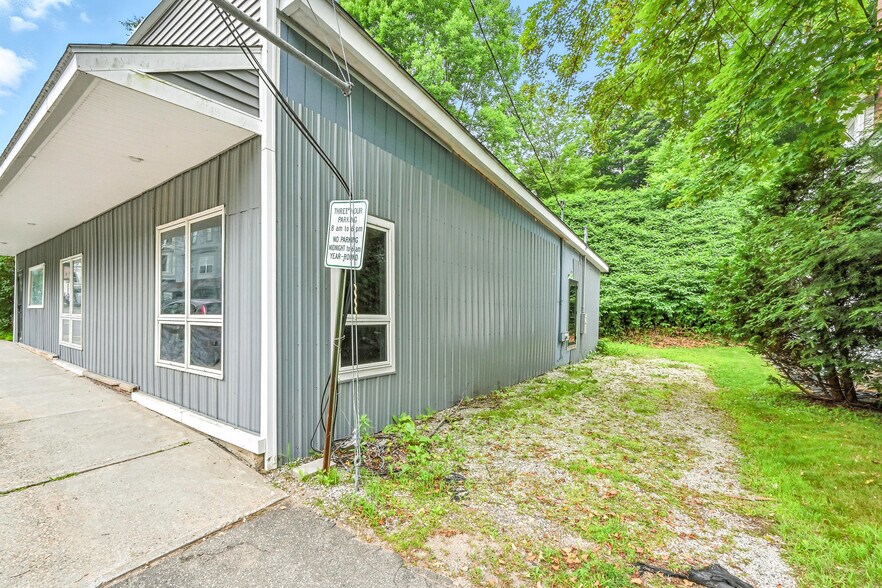 More Photos Of 370 Main St, Wilton Restaurant For Sale