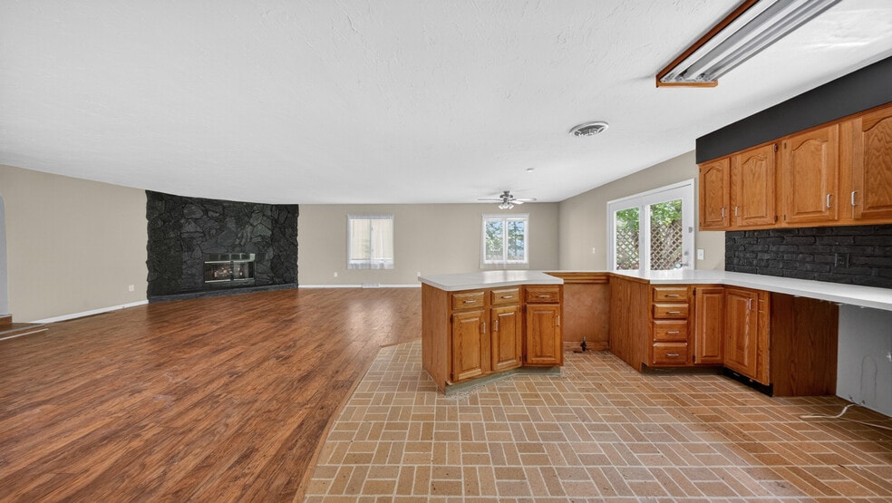 More Photos Of 29369 Lorain Rd, North Olmsted Flex For Sale