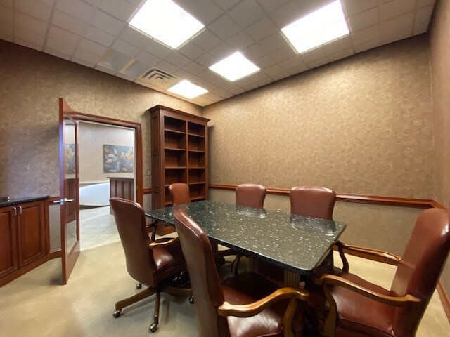 More Photos Of 616 Village Dr, Virginia Beach Office For Lease