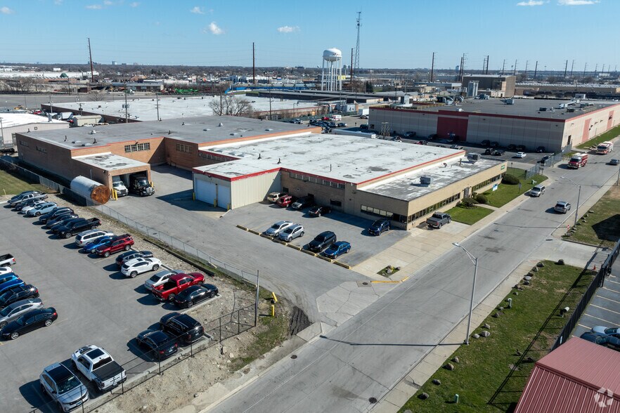 More Photos Of 1975 N Hawthorne Ave, Melrose Park Warehouse For Lease