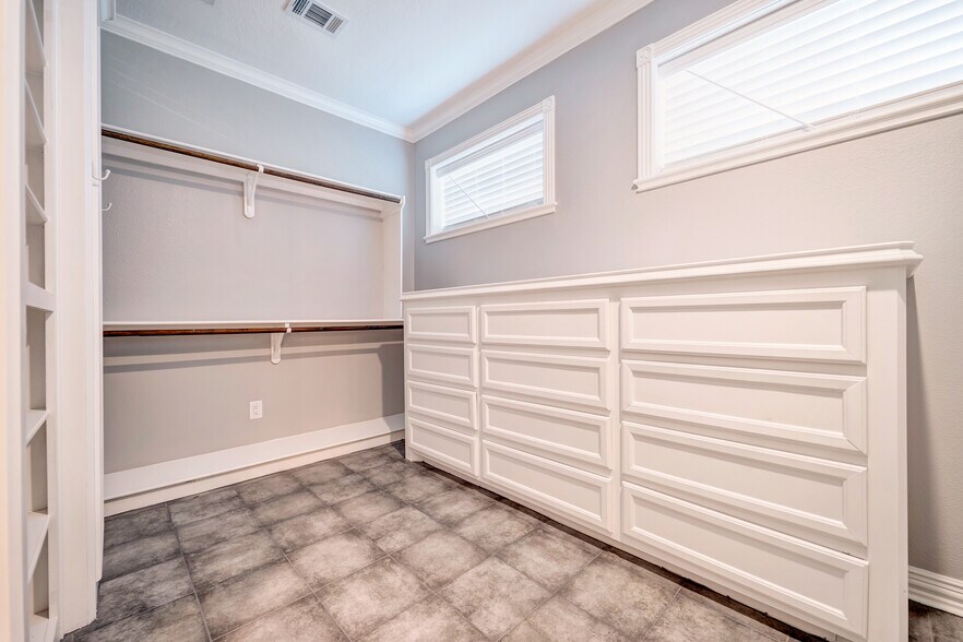 More Photos Of 5607 Sapp Rd, Conroe Lodge Meeting Hall For Sale