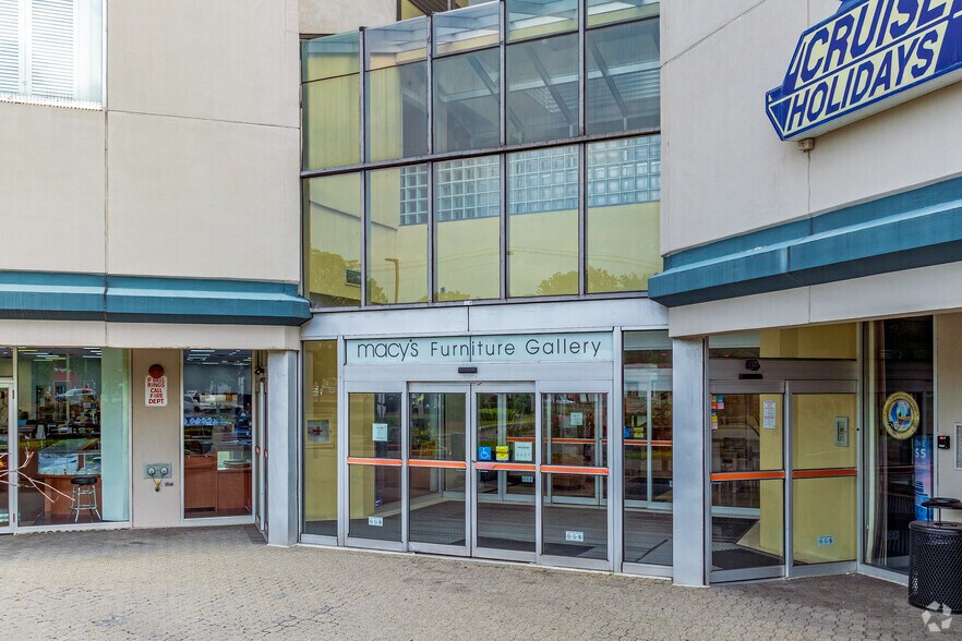 More Photos Of 275 Route 4, Paramus Unknown For Lease