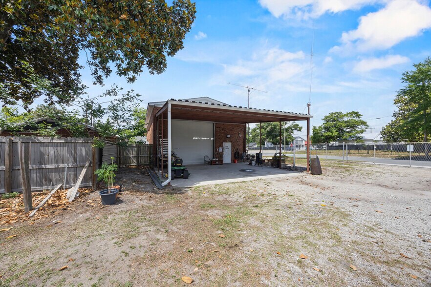 More Photos Of 1120 Dawson St, Wilmington Flex For Sale