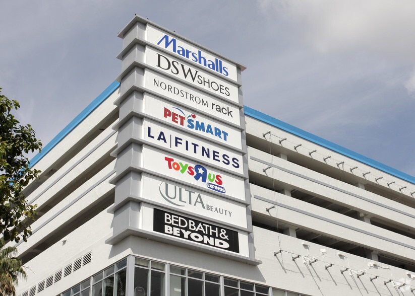 More Photos Of 3301 Coral Way, Miami Unknown For Lease