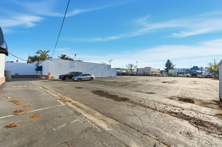 More Photos Of 450 Veterans Blvd, Redwood City Unknown For Lease