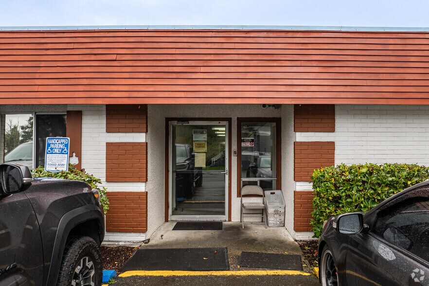 More Photos Of 263 W Exchange St, Astoria Rehabilitation Center For Sale