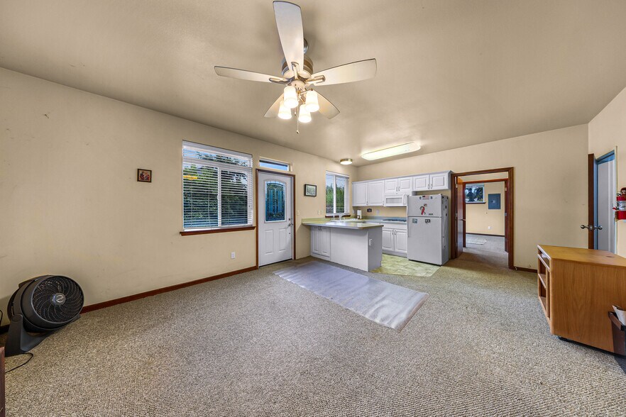 More Photos Of 918 Citadel Dr, Everson Multifamily For Sale