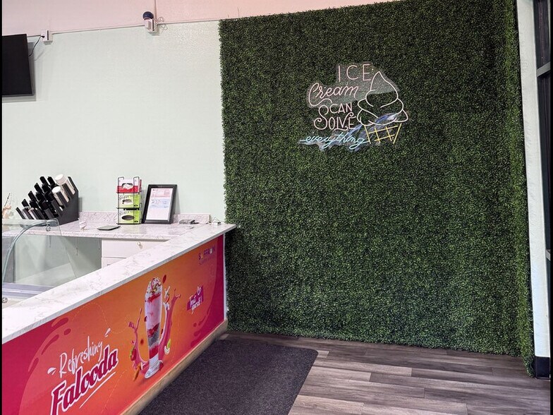 More Photos Of 902 W Drake Rd, Fort Collins Storefront Retail Office For Lease