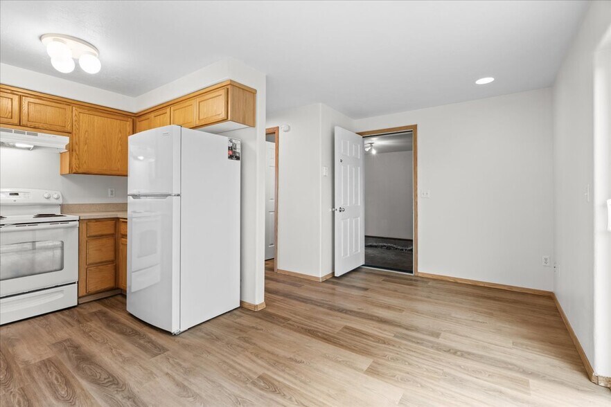 More Photos Of 2034 SW Fellows St, McMinnville Multifamily For Sale