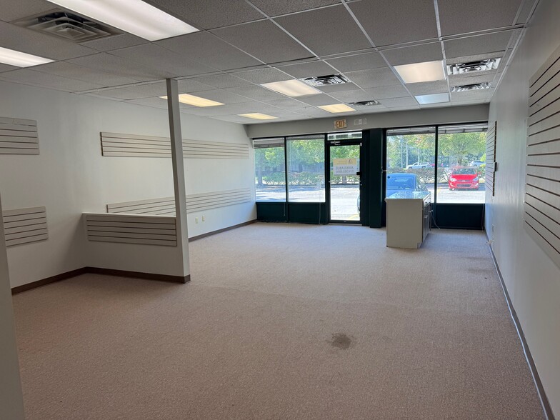 More Photos Of 3310 Hickory Rd, Mishawaka Office For Lease