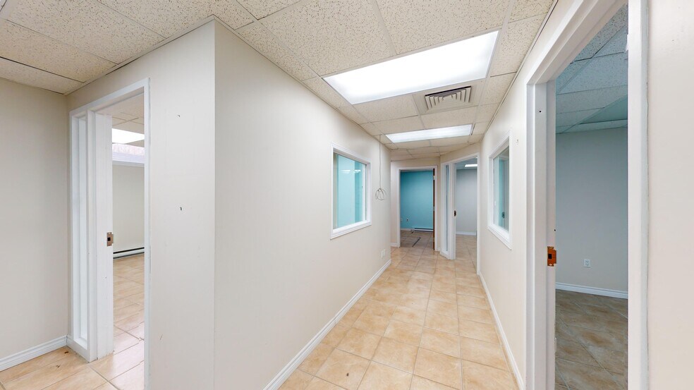 More Photos Of 2001 Rue Price, Saguenay Office Residential For Lease