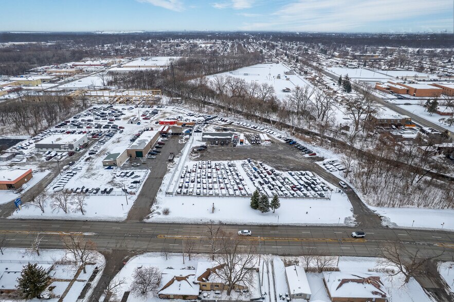 More Photos Of 3120 E 170th St, Lansing Truck Terminal For Sale