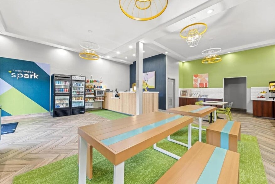 More Photos Of 3402 Winfield Dunn Pky, Kodak Hotel For Sale