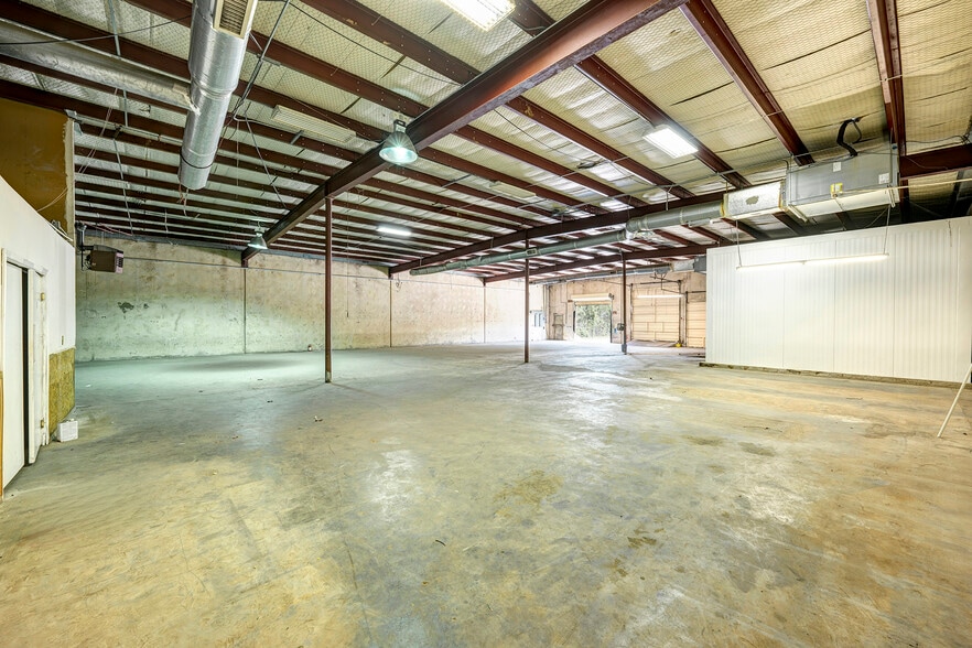 More Photos Of 15458 W Hardy Rd, Houston Warehouse For Sale