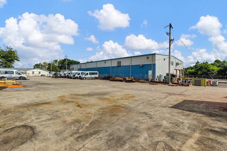 More Photos Of 3325 Millbranch Rd, Memphis Warehouse For Sale