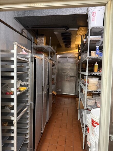 More Photos Of 10817-10829 Venice Blvd, Los Angeles General Retail For Lease